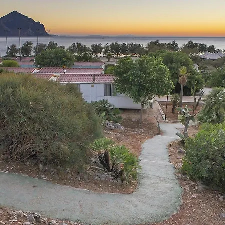 منتزه العطل Village El-bahira سان فيتو لو كابو